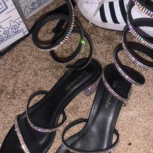 sparkly Women’s/juniors low heal.